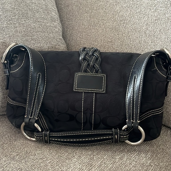 Trendy Shoulder Bag - Picture 5 of 6